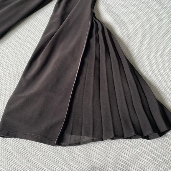 New WHBM Black Drama Sleeve Knit Top Size Small - Picture 4 of 7